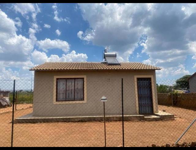 2 BEDROOM HOUSE FOR SALE IN SOSHANGUVE EAST